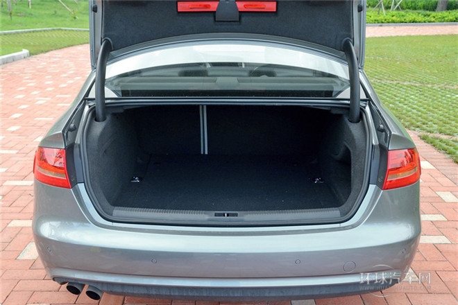 2013款 30 TFSI 自動舒適型