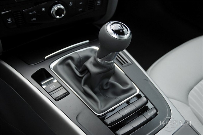 2013款 30 TFSI 手動(dòng)舒適型