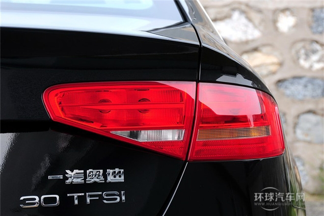 2013款 30 TFSI 手動(dòng)舒適型