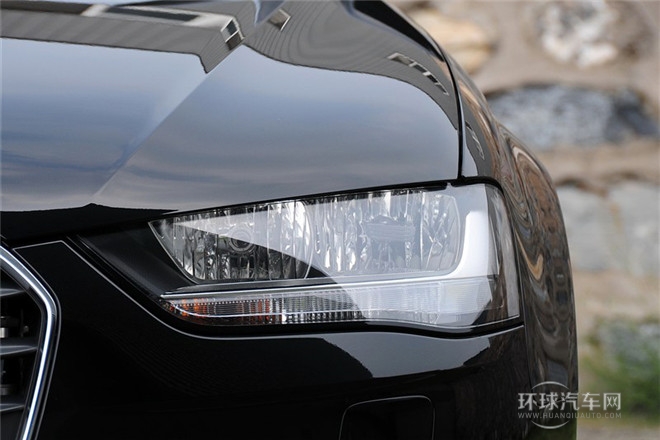 2013款 30 TFSI 手動舒適型