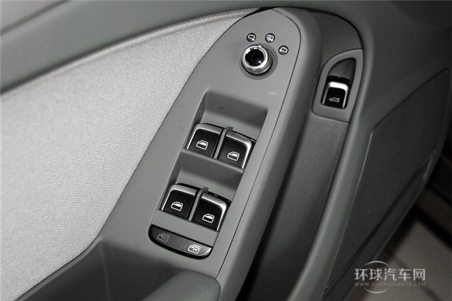 2015款 30 TFSI 自動舒適型