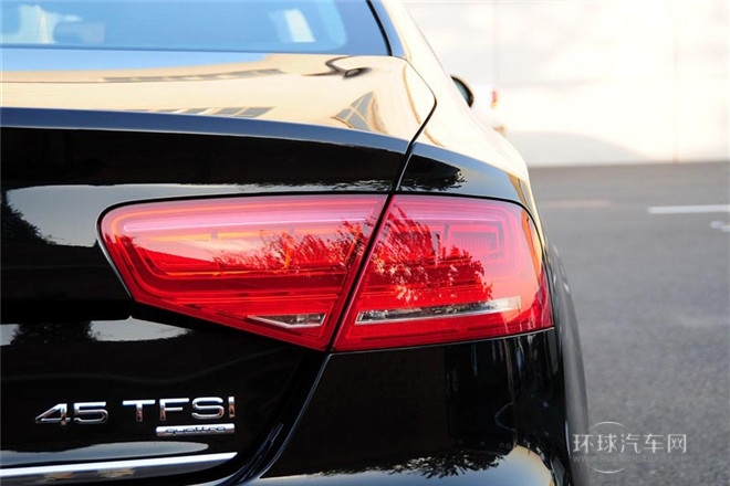 2013款 A8L 45 TFSI quattro豪華型