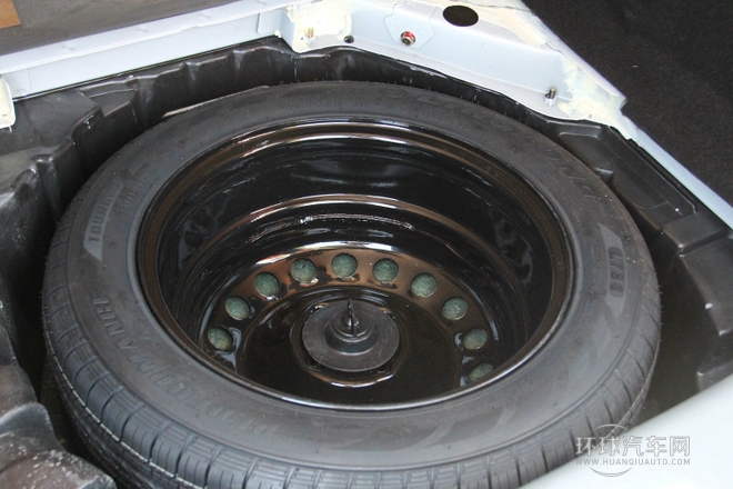 2014款 LV 改款 1.5L AMT豪華型