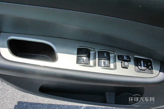 2014款 LV 改款 1.5L AMT豪華型