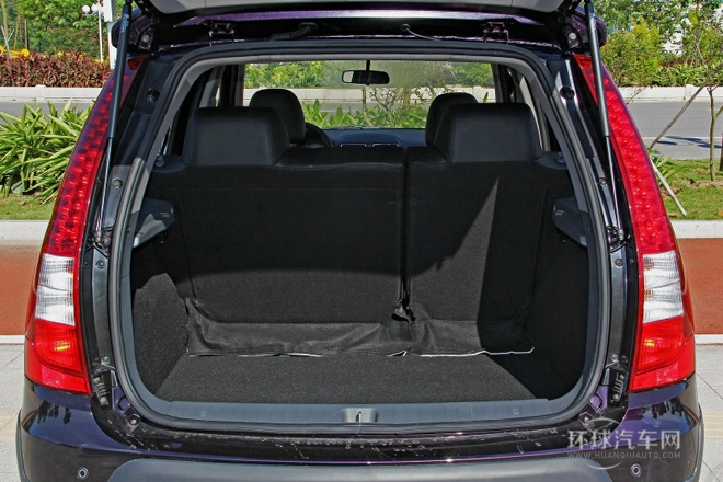 2014款 LV 改款 1.5L AMT豪華型