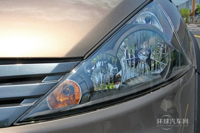 2014款 LV 改款 1.5L AMT豪華型