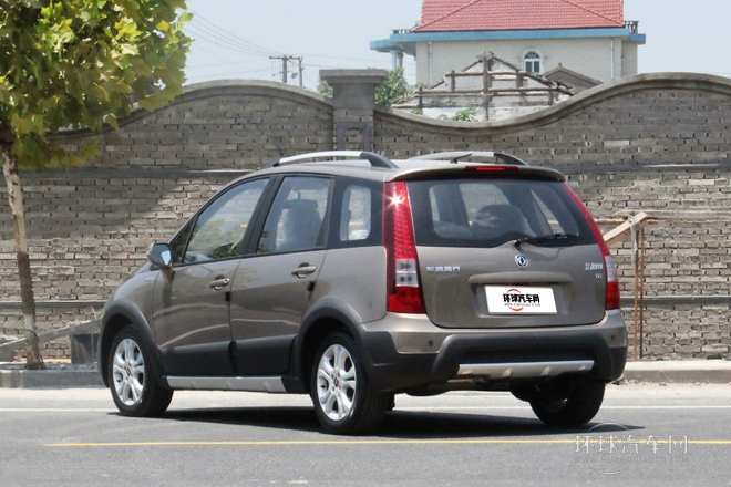 2014款 LV 改款 1.5L AMT豪華型