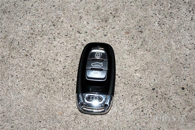 2013款 A8L 30 FSI 專享型