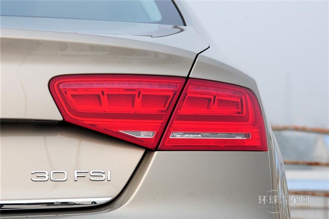 2013款 A8L 30 FSI 舒適型