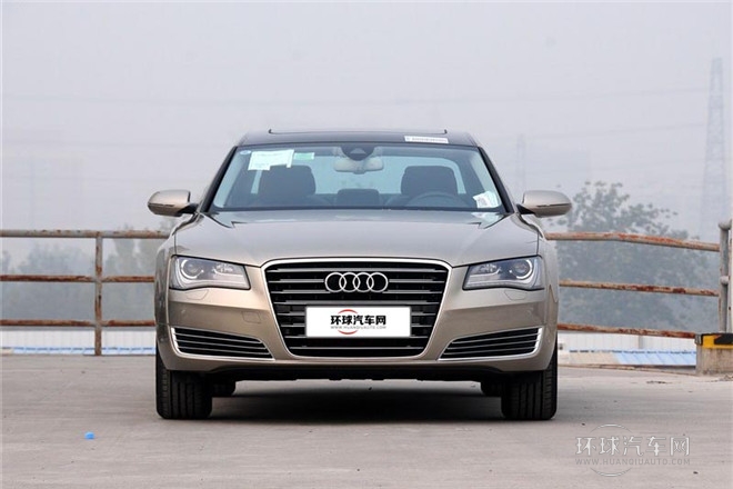 2013款 A8L 30 FSI 舒適型
