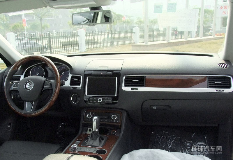 2011款 3.0TDI V6 柴油標(biāo)配型