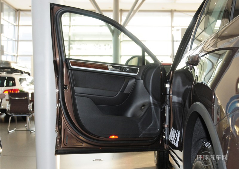 2011款 3.0TSI V6 標(biāo)配型