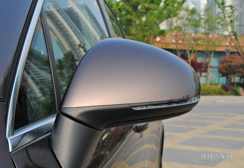 2011款 3.0TSI V6 豪華型