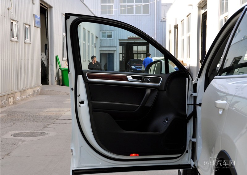 2011款 3.0TSI V6 舒適型