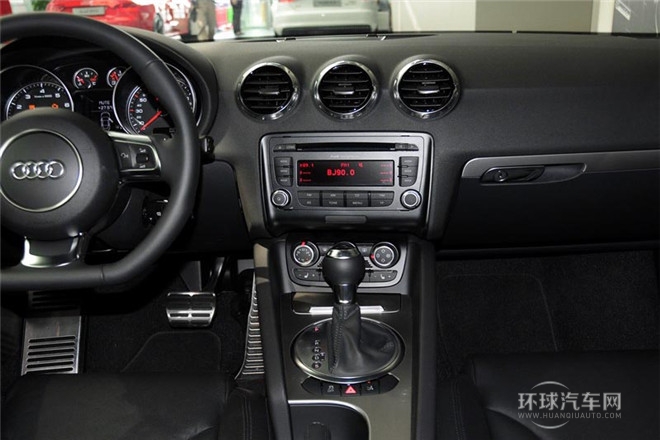 2013款 TT Coupe 45 TFSI 白色經(jīng)典版