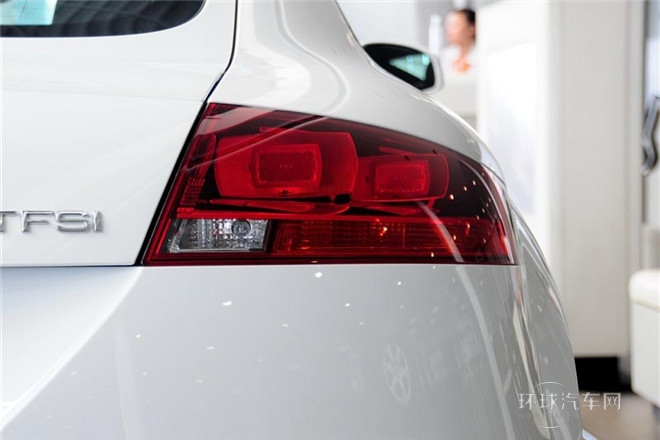 2013款 TT Coupe 45 TFSI 白色經(jīng)典版
