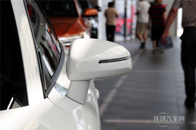 2013款 TT Coupe 45 TFSI 白色經(jīng)典版