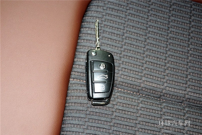 2014款 Limousine 40 TFSI S line豪華型