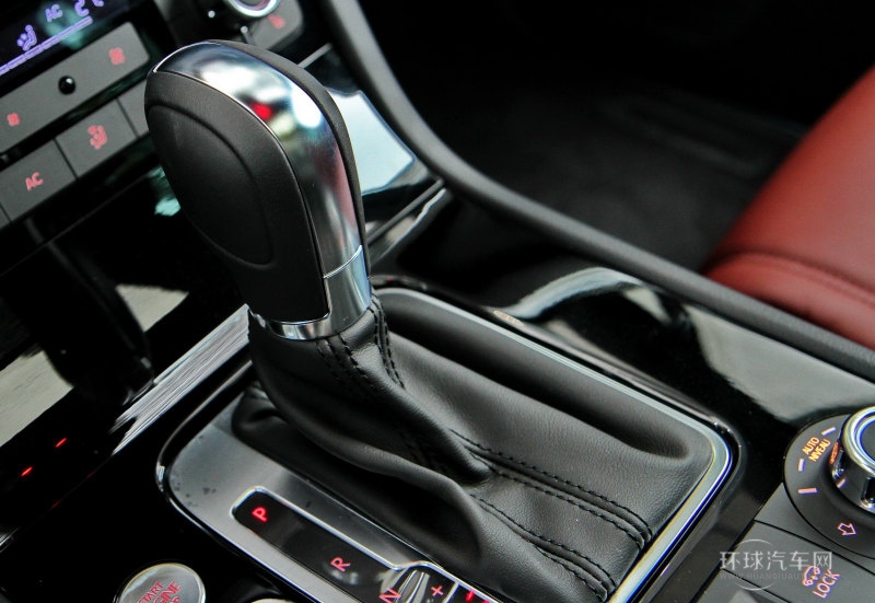 2013款 3.0TSI V6 限量奢華版