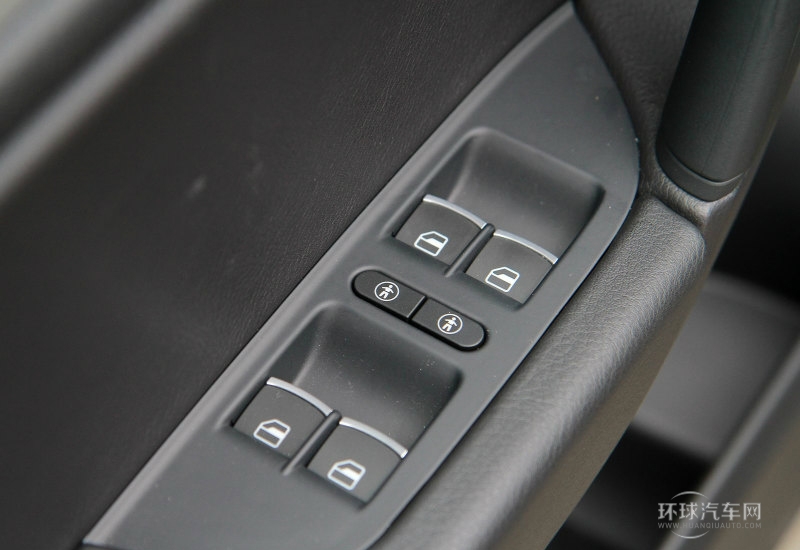 2013款 3.6L V6 越野增強(qiáng)高配型