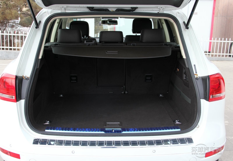 2013款 3.6L V6 越野增強(qiáng)豪華型