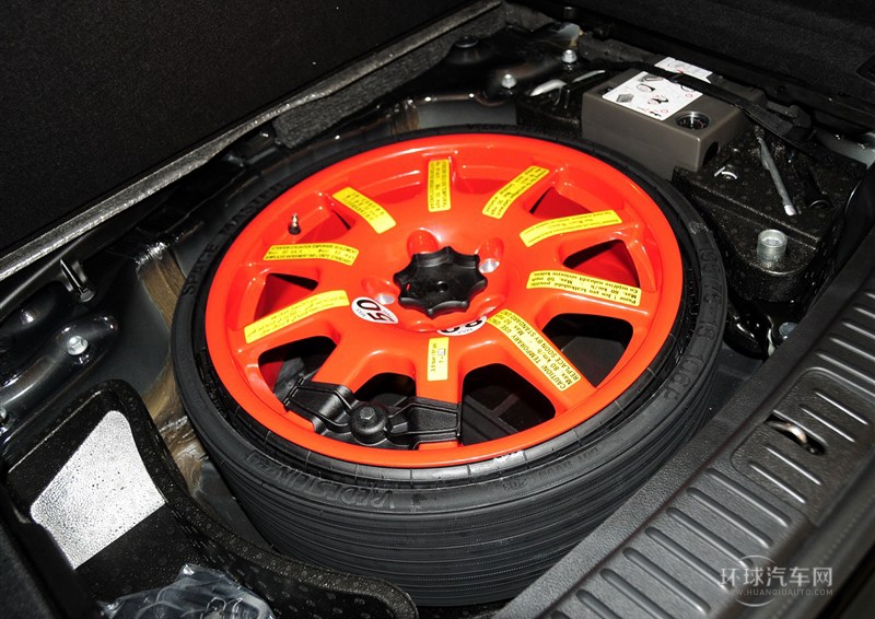 2014款 3.0TSI V6 黑色探險者