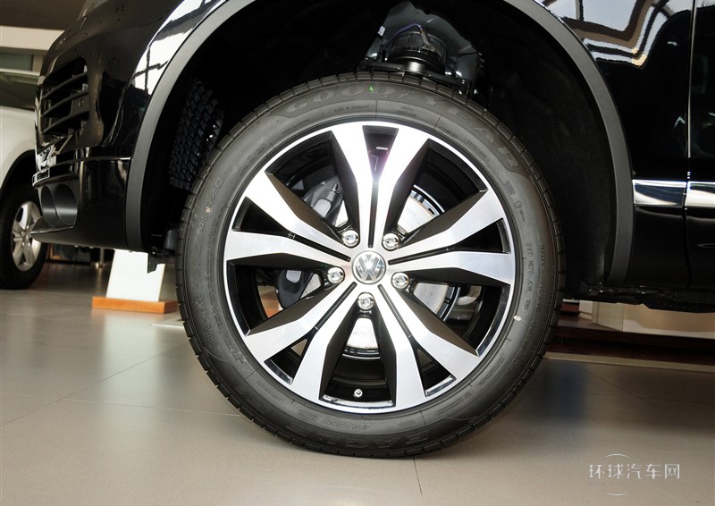 2014款 3.0TSI V6 黑色探險者