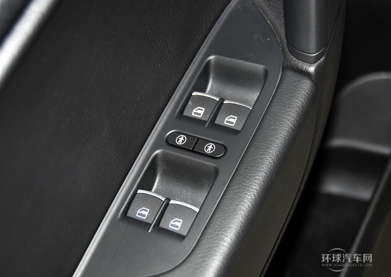 2014款 3.0TSI V6 黑色探險者