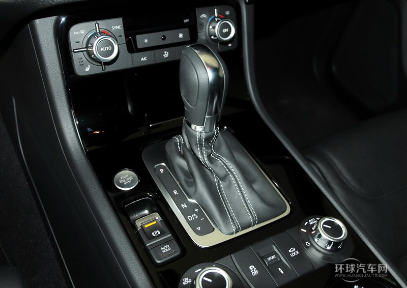 2014款 3.0TSI V6 黑色探險者