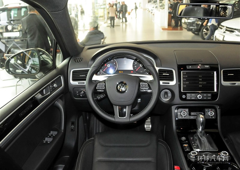 2014款 3.0TSI V6 黑色探險者