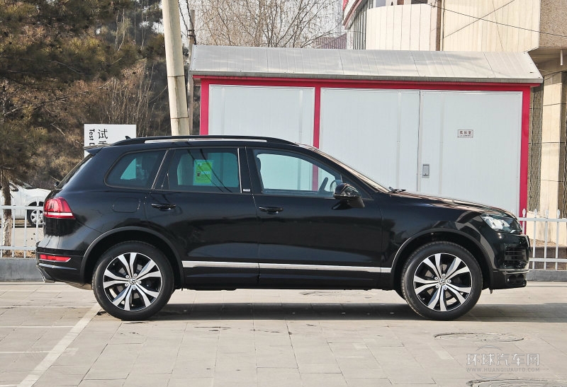 2014款 3.0TSI V6 黑色探險者