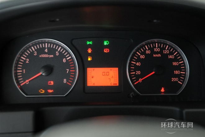 2014款 M3 1.6L 7座舒適型