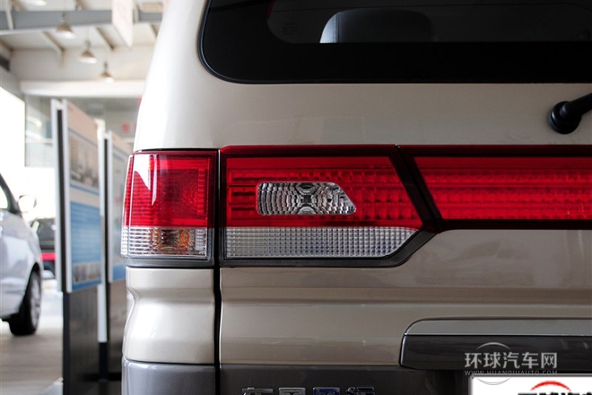 2014款 M5 Q3 2.0L 7座短軸豪華型