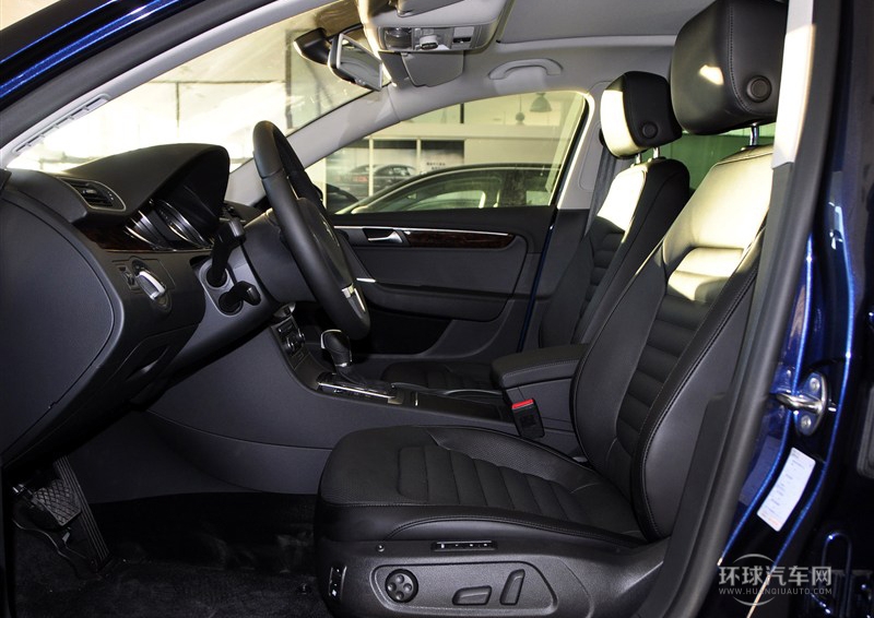 2012款 旅行版 2.0TSI 豪華型