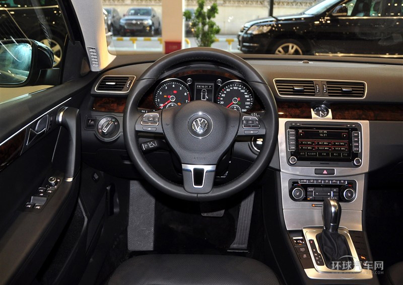 2012款 旅行版 2.0TSI 豪華型