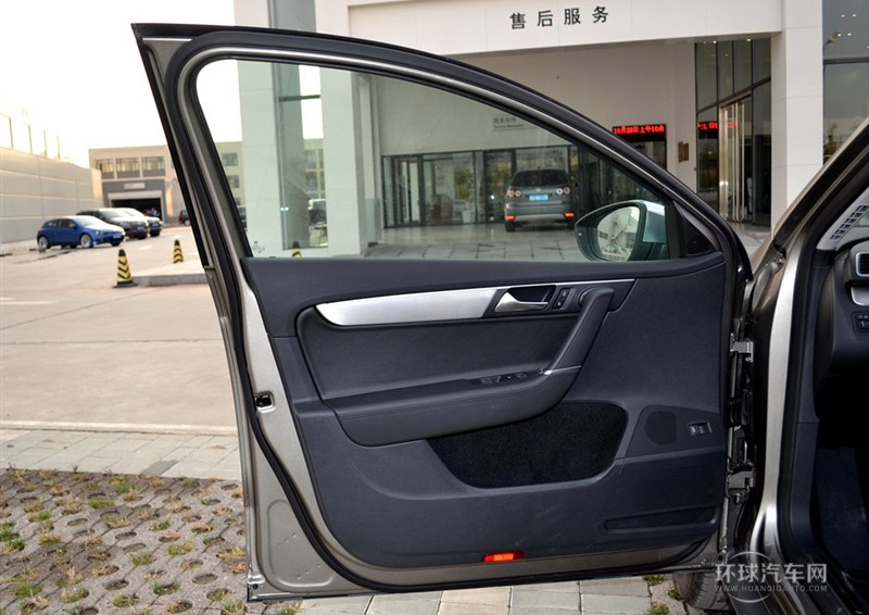 2012款 旅行版 2.0TSI 四驅舒適型