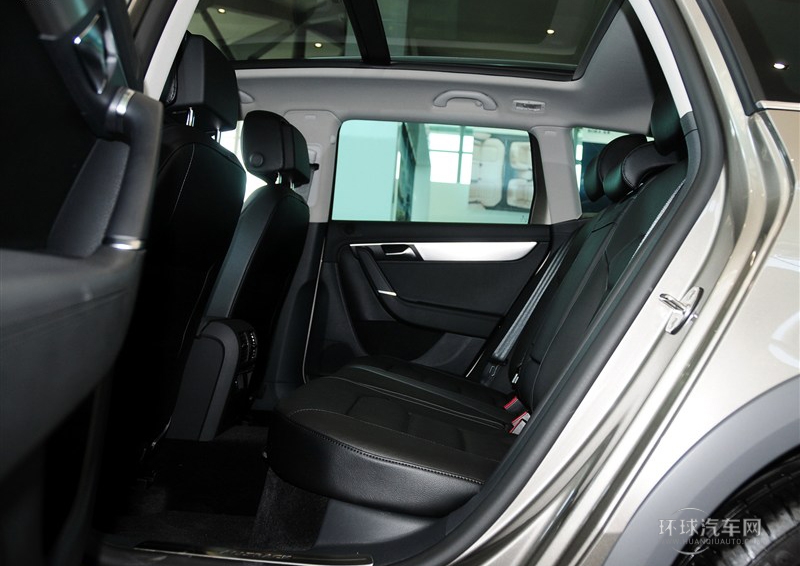 2012款 旅行版 2.0TSI 四驅舒適型