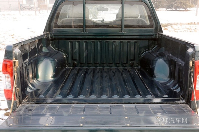 2010款 2.4T柴油標(biāo)準(zhǔn)型4D25