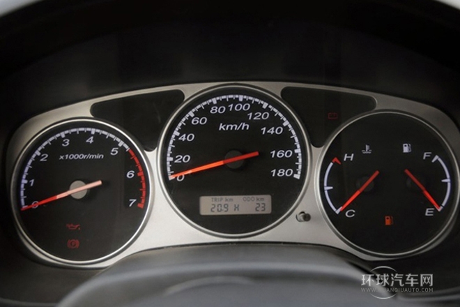 2010款 2.4T柴油標準型4D25