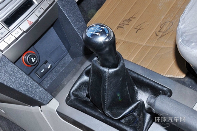 2013款 2.8T兩驅柴油精英版中雙