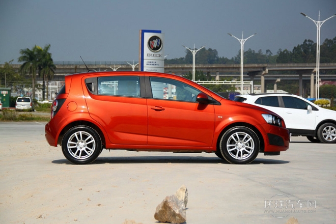 2013款 兩廂 1.6L AT SX 風(fēng)尚影音版