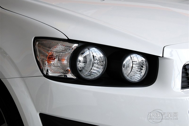 2013款 三廂 1.4L AT 天窗版