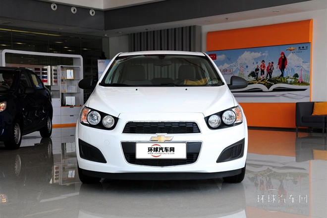 2013款 三廂 1.4L AT 天窗版