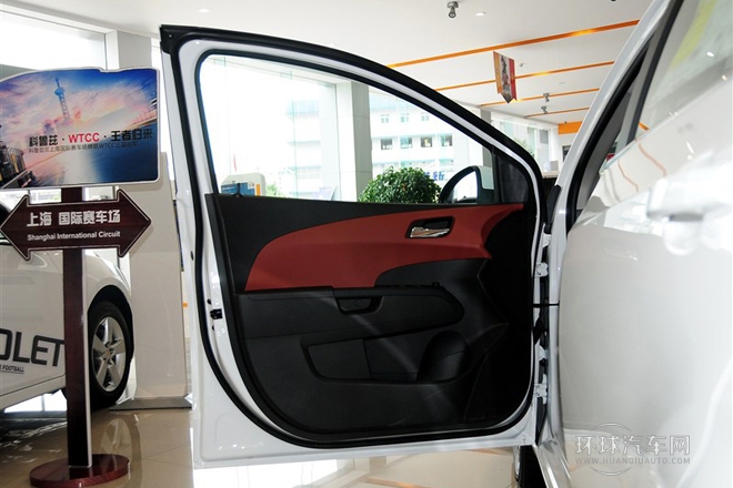 2013款 三廂 1.6L AT SX 風(fēng)尚影音版