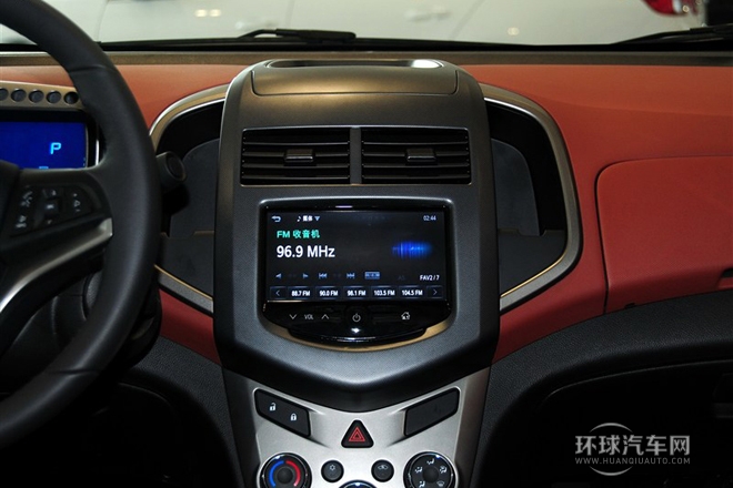 2013款 三廂 1.6L AT SX 風尚影音版