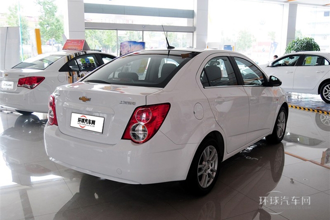 2013款 三廂 1.6L AT SX 風尚影音版