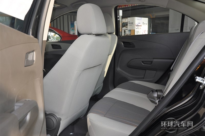 2013款 三廂 1.6L MT SX 風尚影音版