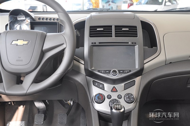 2013款 三廂 1.6L MT SX 風尚影音版