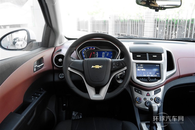 2014款 兩廂 1.6SX AT 風(fēng)尚版