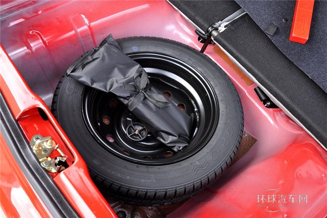 2012款 夢想版 0.8L 手動夢想型